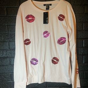 Chic Long Sleeve Tee with Sequin Lip Design